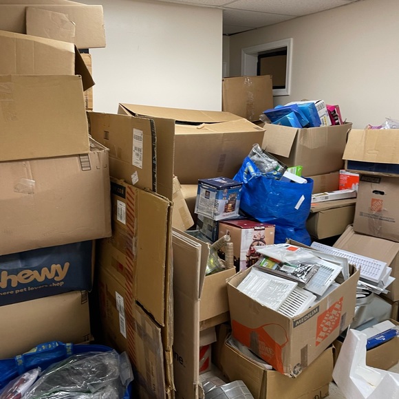 Mystery box guaranteed 20 items for a box of $20 items guaranteed worth more $20 - Picture 9 of 11